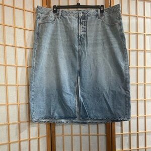 Old Navy High-Rise Denim skirt